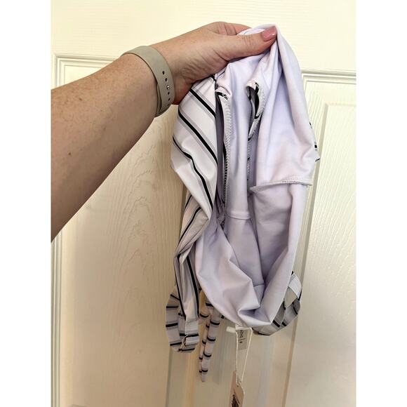 NWT Women's Cupshe Size Medium One Piece Striped Swimsuit Swim - Picture 8 of 8